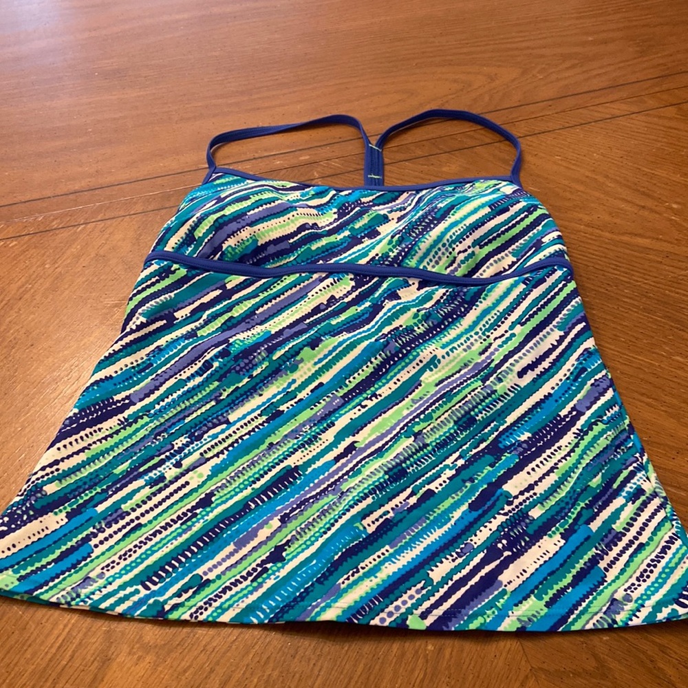 Nike racer back tankini top size medium 8 with removable soft cup bra cup bra